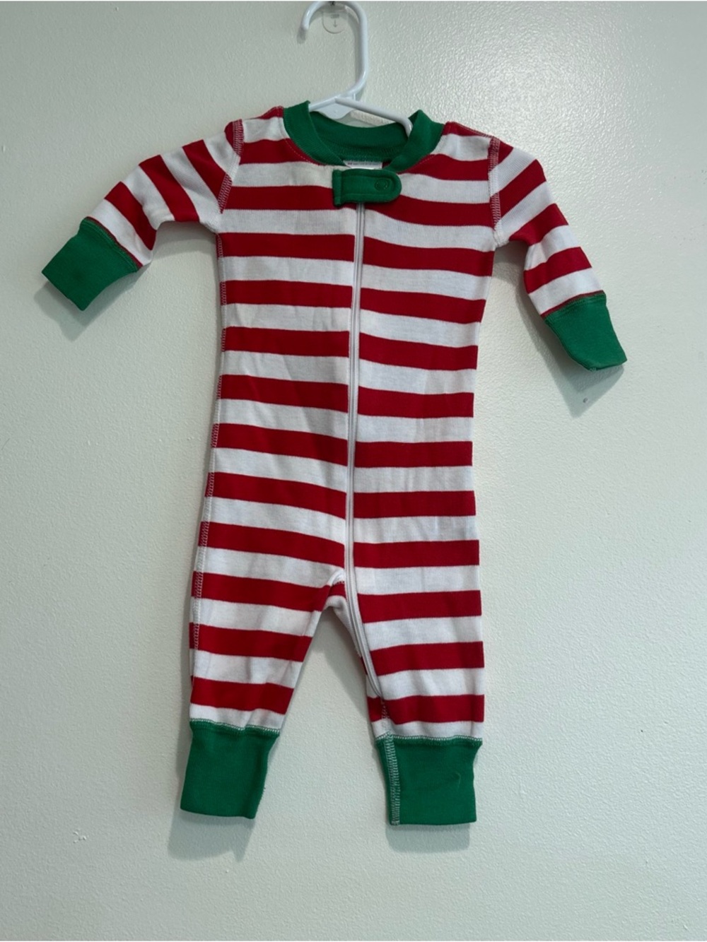 Hanna Andersson 0-3 months Christmas footless pajamas red white stripes